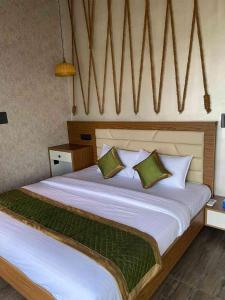 AMARA KOSHA MISTY NANDI HILLS - CN - Premium 2BHK Pool Villa with Private Jacuzzi, Movie Room & Complimentary Home-Made Food