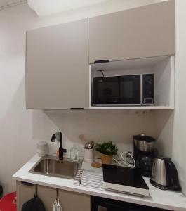 Uusi miniasunto Hiukkavaarassa ilmaisella pysäköinnillä