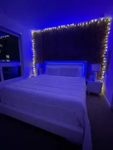 UPSCALE HOLLYWOOD RETREAT- King 1BD Pool-Jacuzzi-Rooftop - La Paco