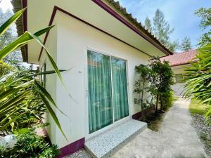 Surinbeach Double Room 102