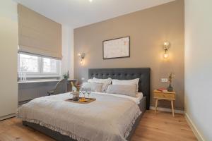 Loggia & Luxe 4BR Penthouse in Universitatii Area