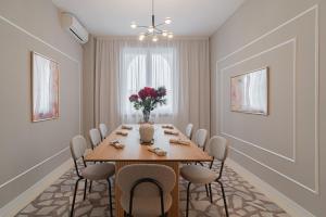 Loggia & Luxe 4BR Penthouse in Universitatii Area