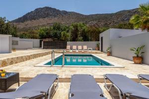 Villa Chrisa Seaview in Piskopiano - Private Pool