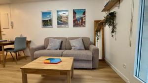 T2 - vue lac - 100 m du Hilton - Garage privé - 4 étoiles