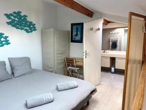 Appartements ღ Atgier - Au coeur du port, Spacieux et Wifi : photos des chambres