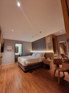 Moonstar Cebu Capsule Hotel