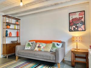 Whirlygig Cottage, near to Penzance Harbour