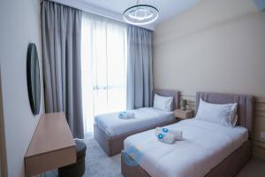Like Home - 5005 Luxury living at 3bhk Apartment in The Grand
