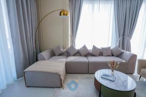Like Home - 5005 Luxury living at 3bhk Apartment in The Grand