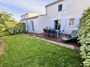 Maisons de vacances Les Amareyeurs - Ile d'Oleron - Maison classee 3 etoiles avec piscine - Clim - Velos : photos des chambres