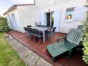 Maisons de vacances Les Amareyeurs - Ile d'Oleron - Maison classee 3 etoiles avec piscine - Clim - Velos : photos des chambres