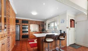 Federation Style 4 bedroom House with Ocean View