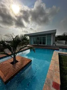 Koko Beach - Blue sky house - Chavanine