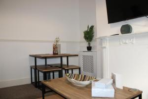 Tennyson Street Lincoln Central- Spacious 5 Bedroom House, Perfect for Short & Long Stays #Business #Leisure #Contractors #Relocators