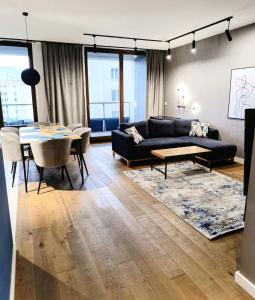 Spacious & Modern 3BR-2BA Apt