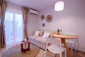 Budget Beach Studio 14