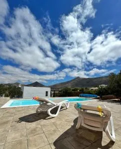 Casa Marisa with Heated Pool & Garden - La Matilla