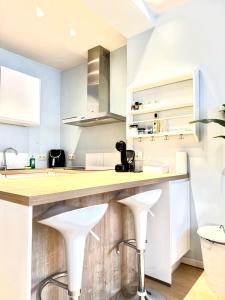 Beautiful 2 bedroom familiar luxury apartment