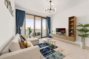 Cozy 1BR with Balcony & Panoramic Creek Harbour Views - Dubai