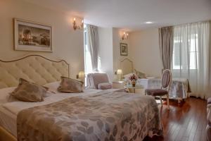 Superior Triple Room with Sea View room in Kastel 1700 Boutique Hotel