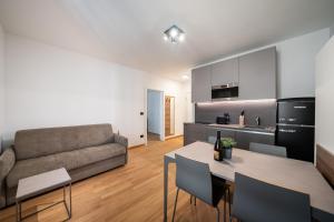 Central Living 1