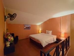 Retro Box Hotel Chumphon