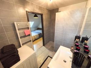 Appartements Le Petit Roswag - Parking Gratuit - Proche Gare - Commerces a proximite : photos des chambres