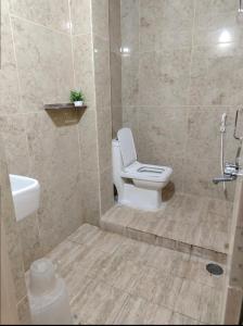 Sun Home Stays - Spacious Rooms - New Property - Pleasant Location