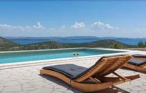 2 Bedroom Stunning Home In Tkon - تكون