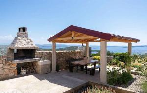 2 Bedroom Stunning Home In Tkon 