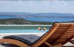 2 Bedroom Stunning Home In Tkon