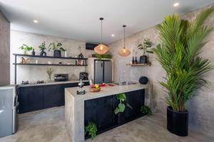 Artistic 4BD Villa with Private Pool & Jungle Vibes