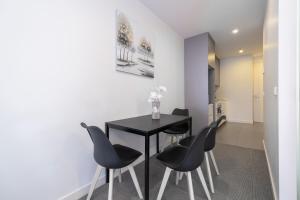 City Convenience 1br Apt Cbd Melbourne