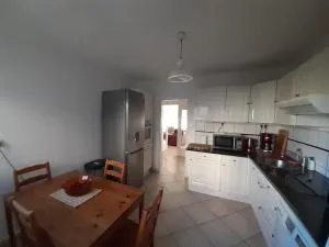 Spacieux et lumineux T5 avec 4 chambres, au centre-ville de Mulhouse, grand balcon, grand écran plat - Rixheim