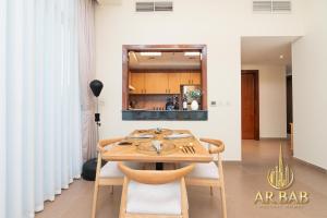 Hamilton Residence - Luxury 1BR Best Canal View - Business Bay