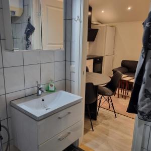 Workers & Family House Near Volvo and SKF