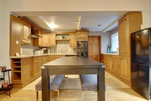 Portsmouth Maisonette with 5 Beds and Pool Table