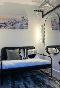 Portsmouth Maisonette with 5 Beds and Pool Table