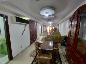 شقة160م ش اطلس العصافرة الدور8