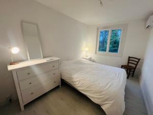 Maisons de vacances Maison en pierre moderne : photos des chambres