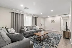 Joyful 5 Bedroom Home - Highspire