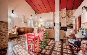 Beautiful Home In Alcolea Del Rio