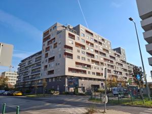 Call it HOME - With free parking