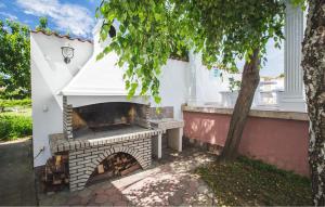 Stunning Apartment In Kampor With Sauna