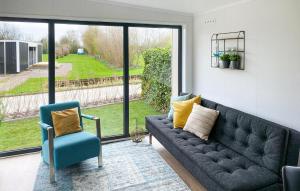 3 Bedroom Lovely Stacaravan In Grou