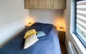 3 Bedroom Lovely Stacaravan In Grou