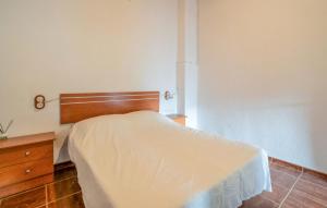 Lovely Home In Cabanes With Wifi