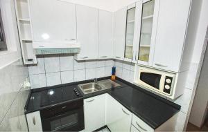 Nice Apartment In Kampor With Sauna