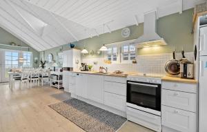 Stunning Home In Juelsminde With Wifi