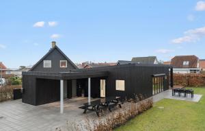 4 Bedroom Nice Home In Hadsund